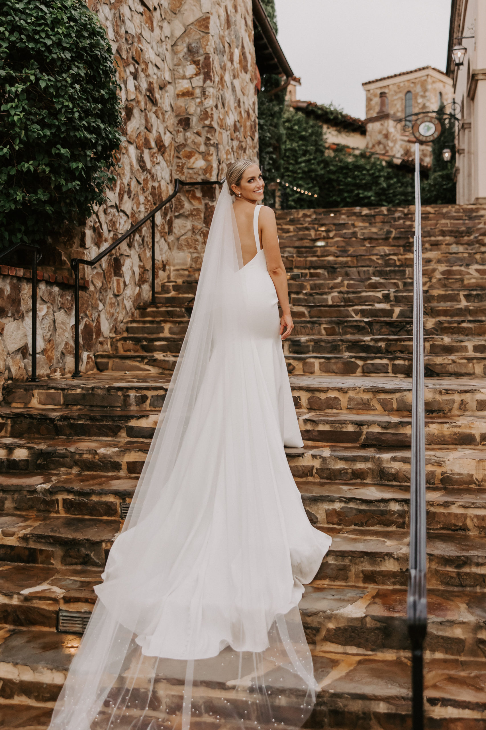 Bella Colina provide a beautiful setting surrounding yourself with the spirit of Tuscany for your elegant and timeless wedding.